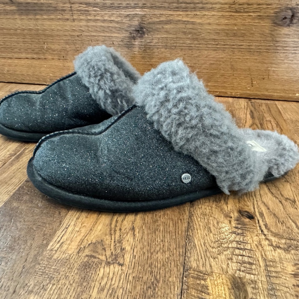UGG Scuffette II Sparkle Slippers Black Sheepskin Women's Size 8‎